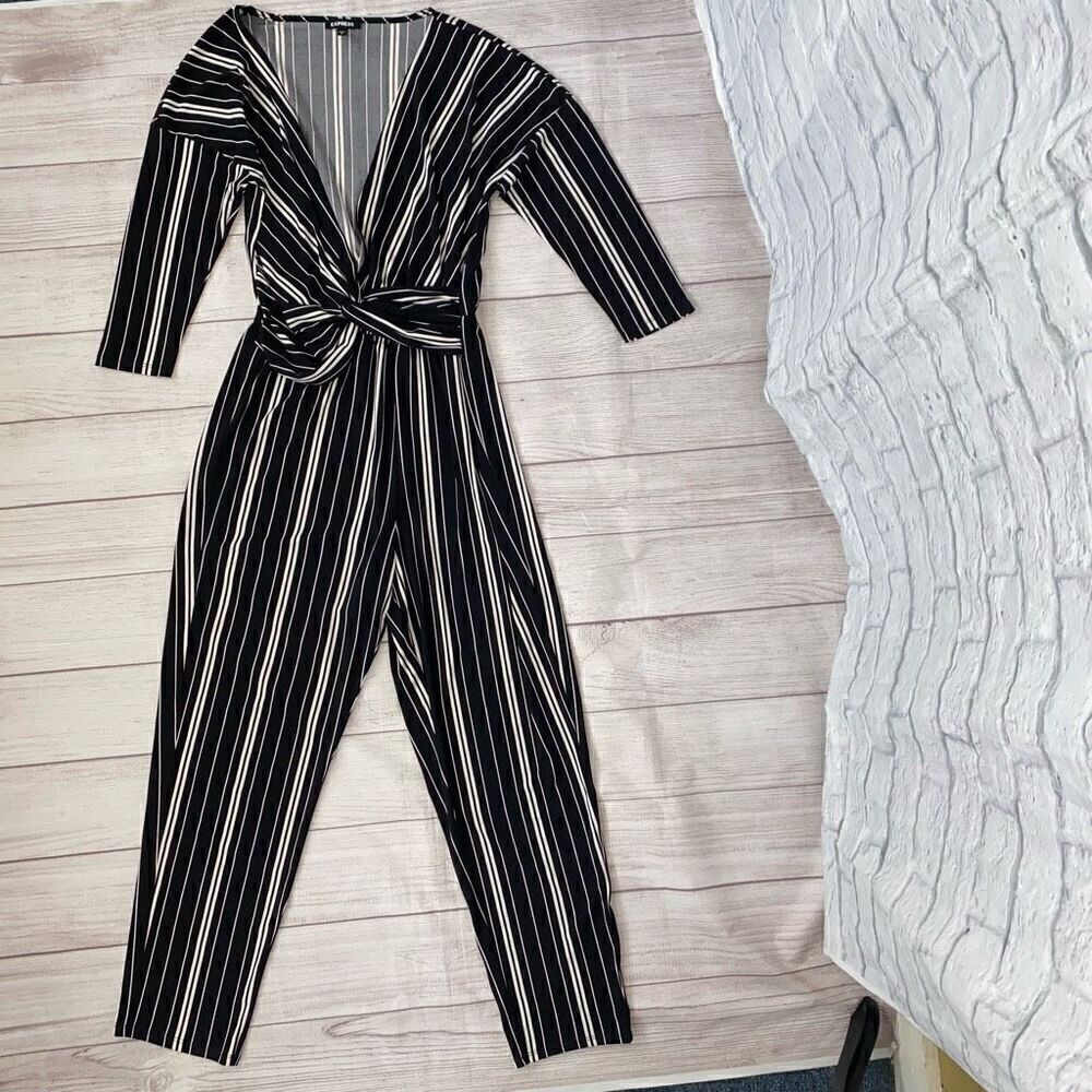 Express B&W stripe 3/4 sleeve jumpsuit w/front knot tie sz M